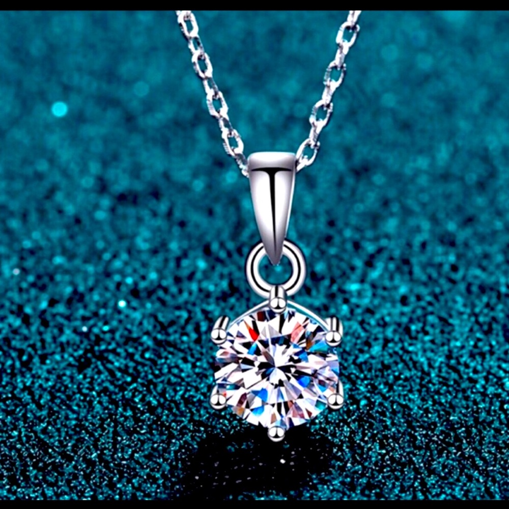 💎Beautiful 6 Claw Diamond Necklace 💎